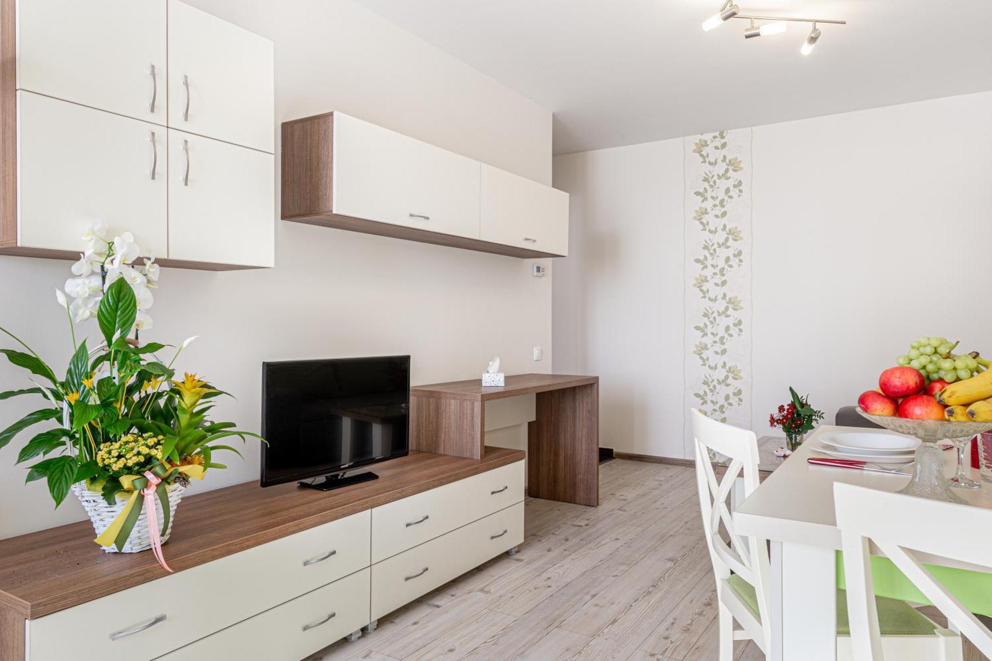 Ari - Ared Luxurious Apartments With Balcony & Free Parking Arad Eksteriør bilde