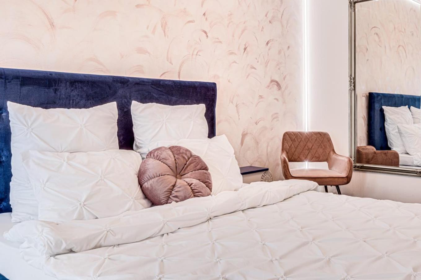 Ari - Ared Luxurious Apartments With Balcony & Free Parking Arad Eksteriør bilde