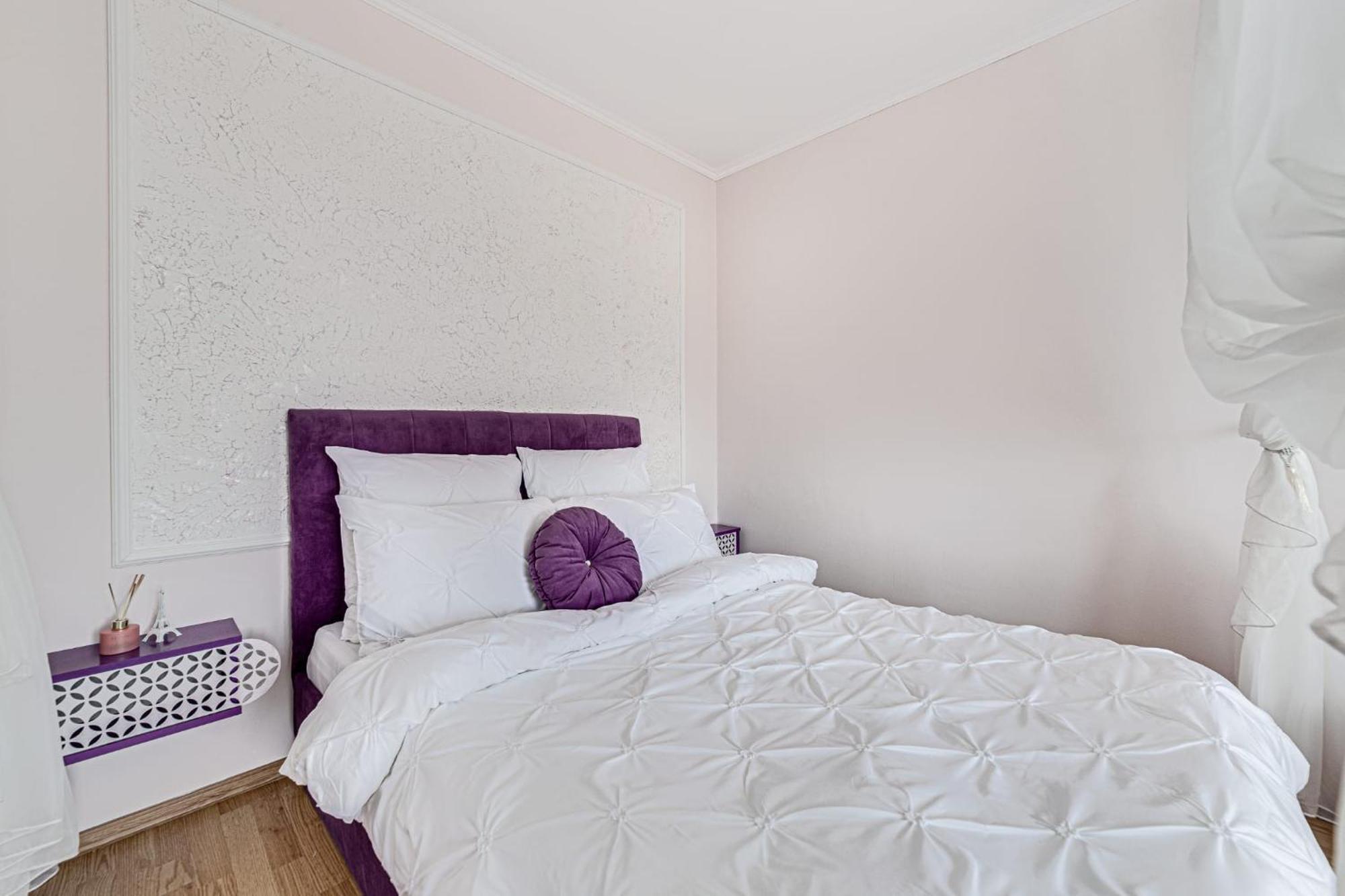 Ari - Ared Luxurious Apartments With Balcony & Free Parking Arad Eksteriør bilde